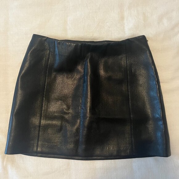 Aritzia Wilfred vegan leather mini skirt - Picture 2 of 5